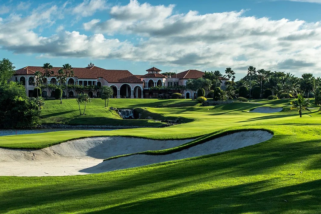 amata-spring-country-club-1