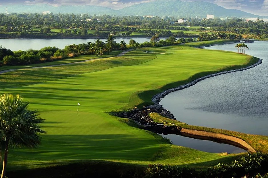 amata-spring-country-club-aerial